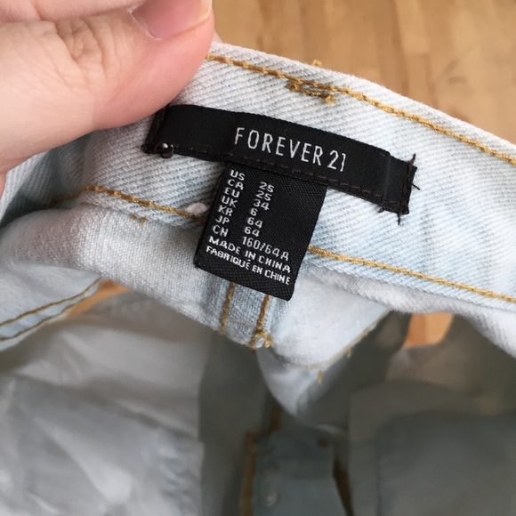 FOREVER 21 Denim Shorts - Picture 3 of 3